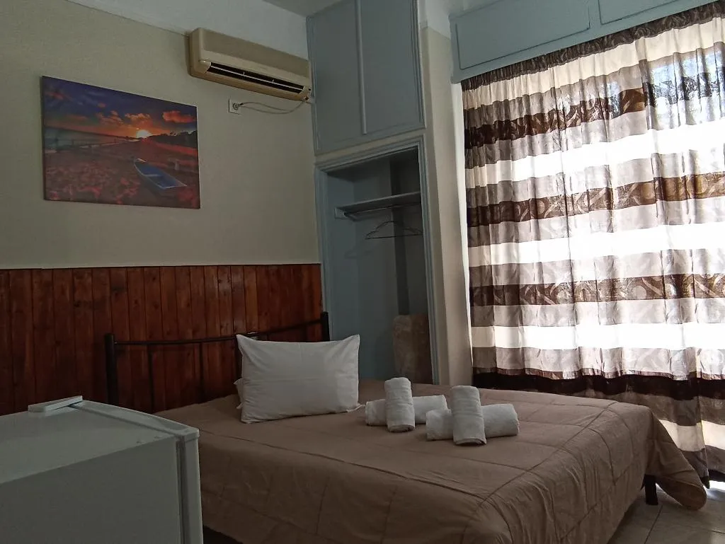 QUADRUPLE STANDARD Room, Elite Hotel, Athens