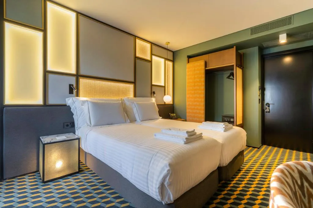 Double or Twin DELUXE WITH BALCONY Room, The Convo Porto Hotel & Suites, Porto