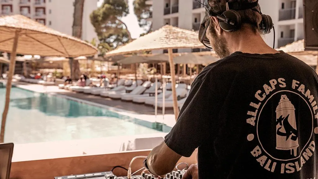 Sports and Entertainment, Caramelo Palma Beach +18, Majorca
