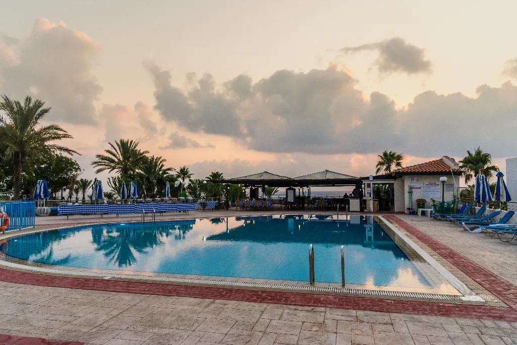 Pool, Helios Bay Hotel Apts & Villas, Cyprus