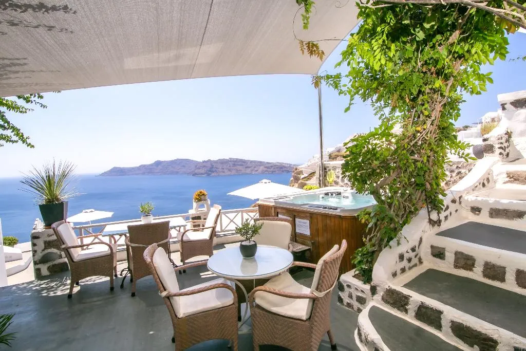 SUITE GRAND Room, Alexander's Suites, Santorini