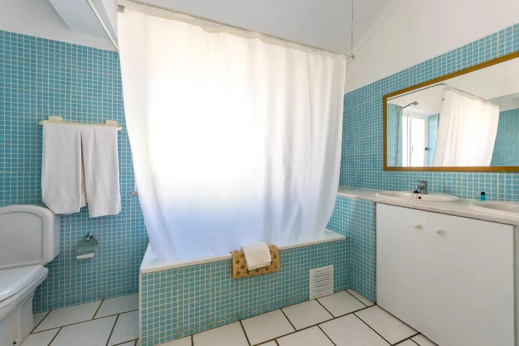 APARTMENT TWO BEDROOMS Room, Ouratlantico, Algarve