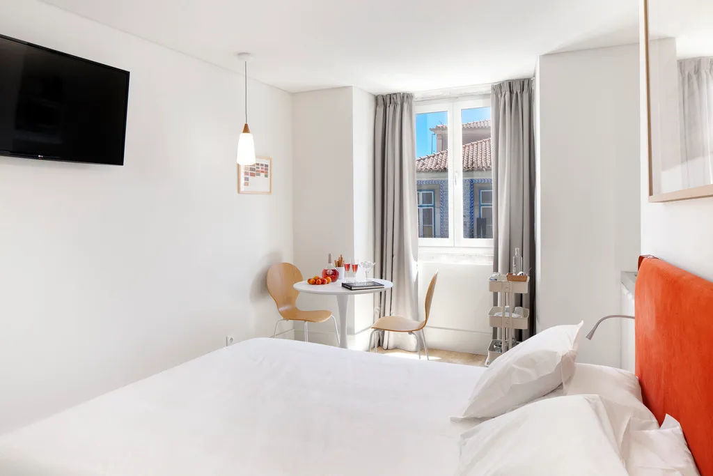 STUDIO STANDARD Room, Lisbon Serviced Apartments - Ascensor da Bica, Lisbon