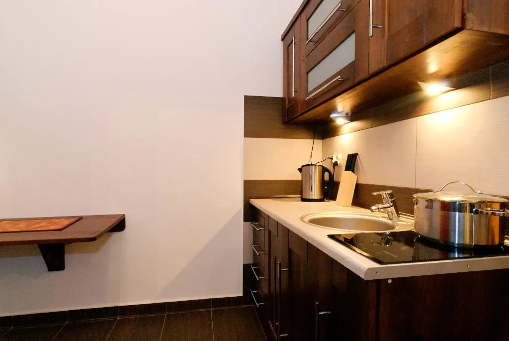 APARTMENT CAPACITY 6 TWO BEDROOMS Room, P&J Tourist Apartments, Krakow