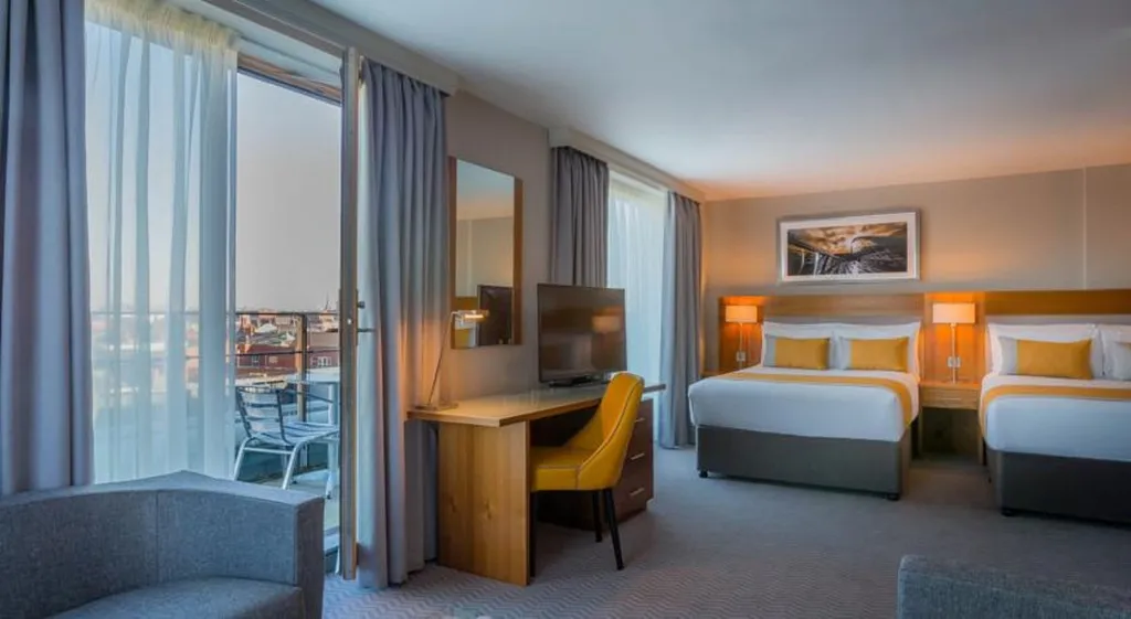 TWIN STANDARD Room, Maldron Hotel Smithfield, Dublin