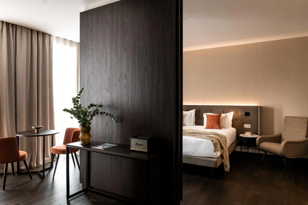 JUNIOR SUITE STANDARD Room, Litta Palace, Milan