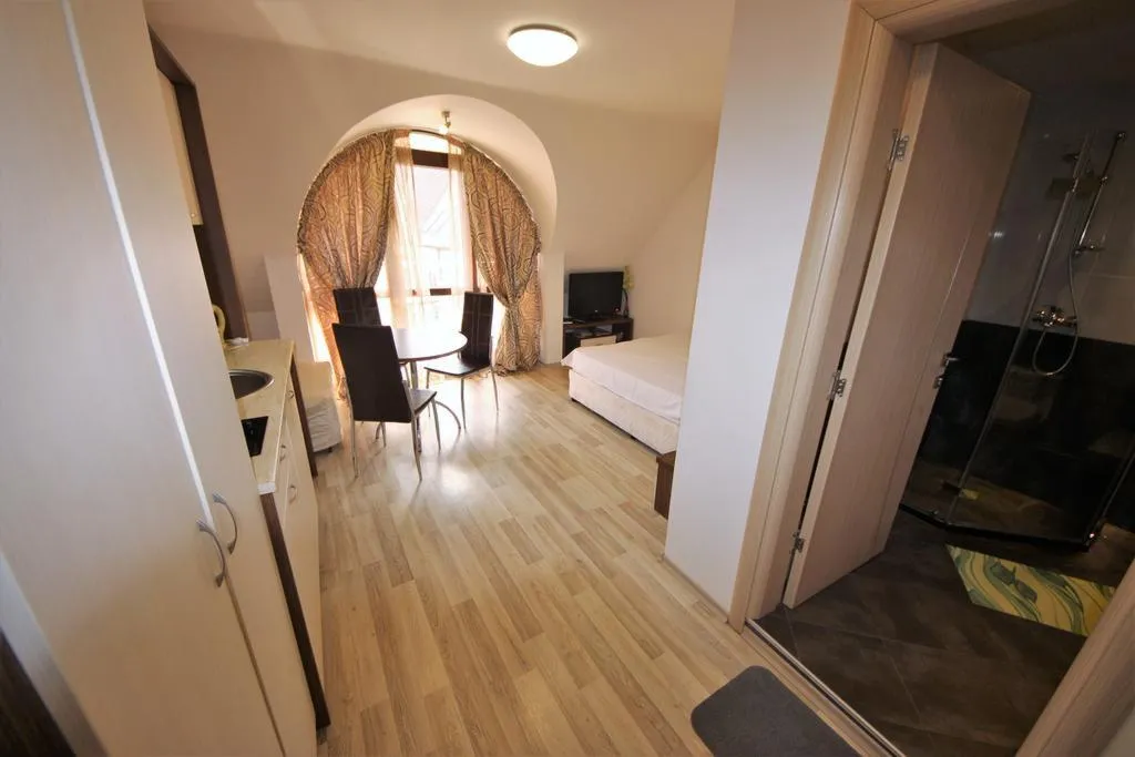 STUDIO POOL VIEW Room, Menada Tarsis Apartments, Bourgas