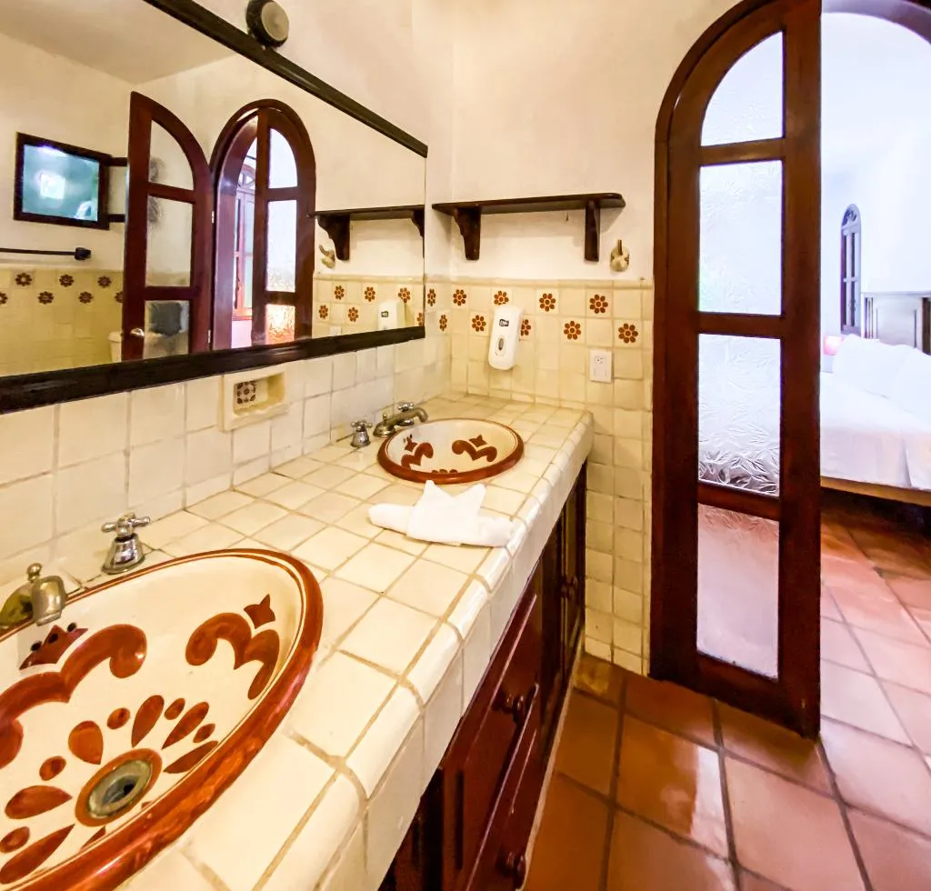 QUADRUPLE ECONOMY Room, Casaejido, Playa Del Carmen