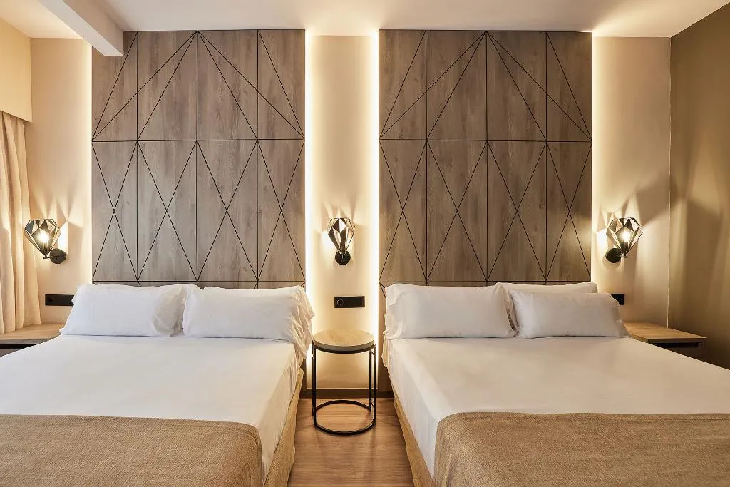 QUADRUPLE SUPERIOR Room, Bristol, Costa Blanca