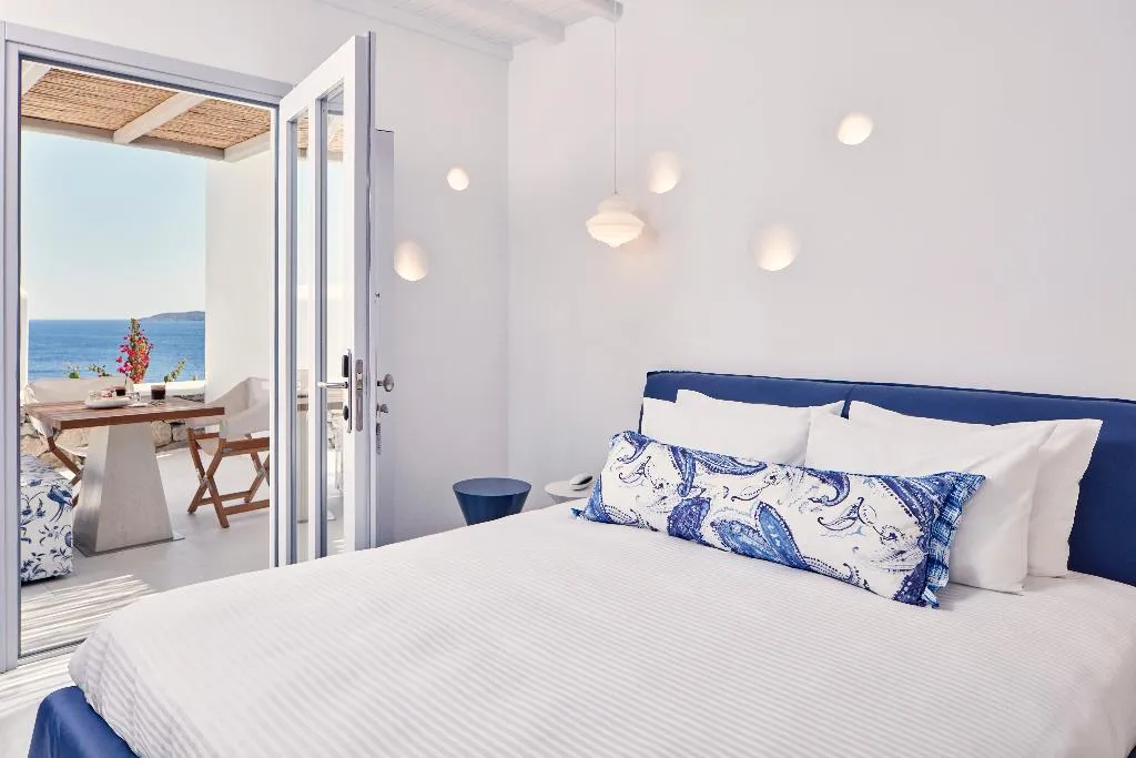 SUITE WITH PRIVATE POOL Room, Katikies Mykonos - The Leading Hotels Of The World, Mykonos