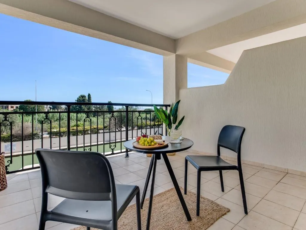 APARTMENT ONE BEDROOM Room, Sanders Seaview, Cyprus