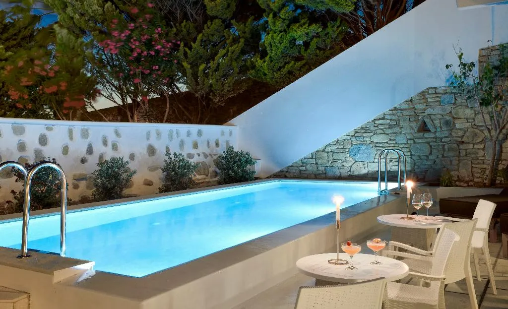 SUITE THREE BEDROOMS WITH PRIVATE POOL Room, Saint John Hotel Villas & Spa, Mykonos