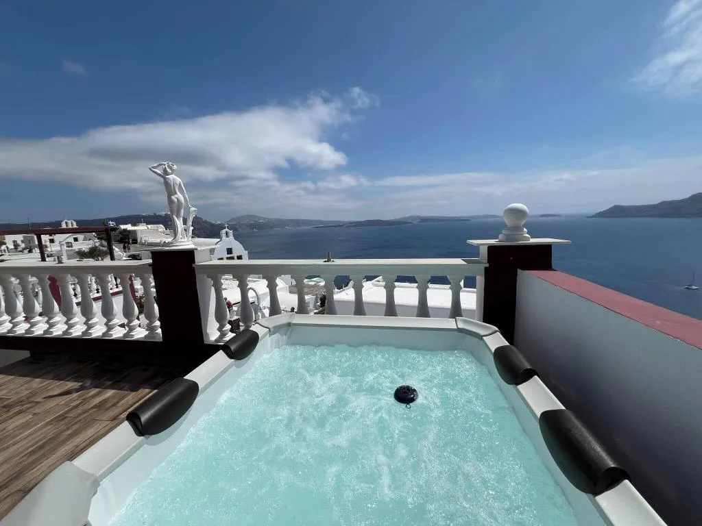 Pool, Maryloujohn Villas, Santorini
