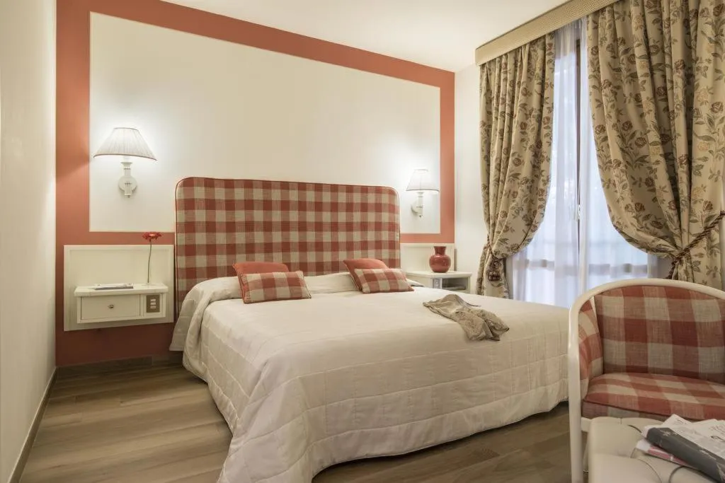 Double or Twin SUPERIOR WITH VIEWS Room, Relais Santa Chiara Hotel by Double Hospitality, Florence