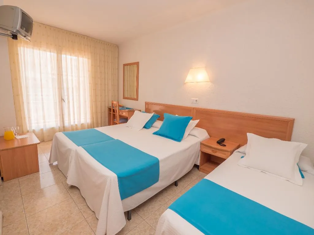 QUADRUPLE SUPERIOR Room, Checkin Pineda, Costa Brava