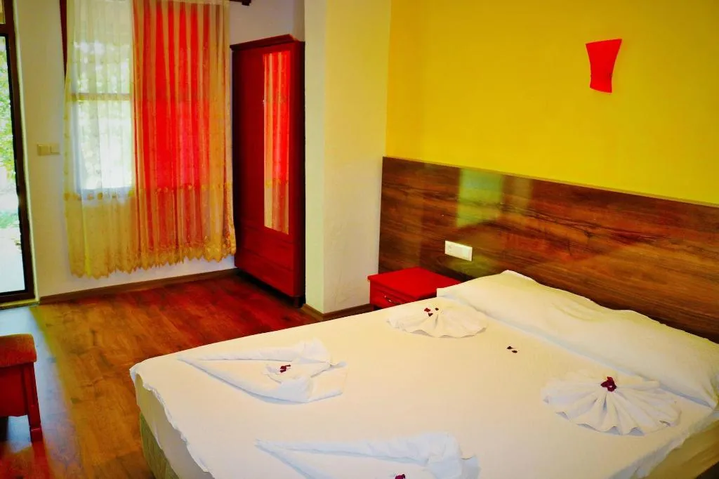 Room, Simge Pension, Antalya