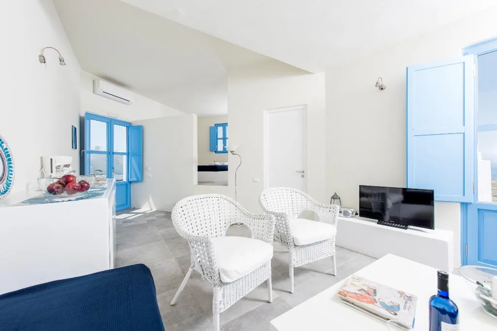 SUITE HONEYMOON Room, Fava Eco Suites, Santorini