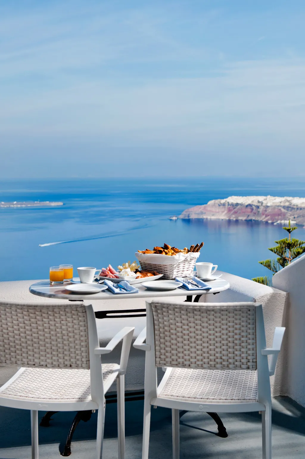 JUNIOR SUITE STANDARD Room, Andromeda Villas, Santorini