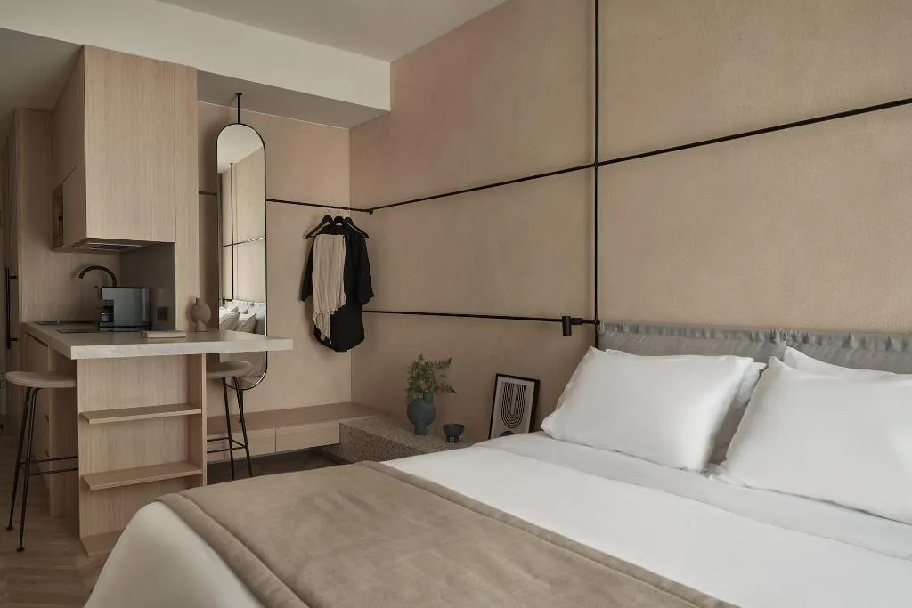Room, Newel Psychiko, Athens