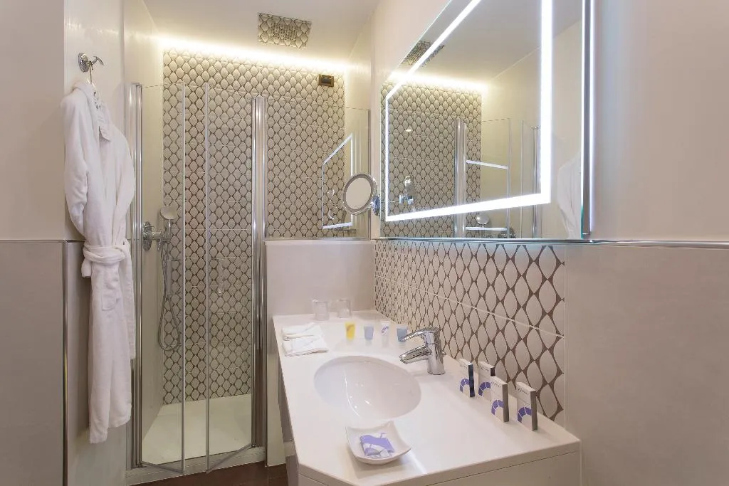 Double or Twin DELUXE Room, Nazionale, Rome