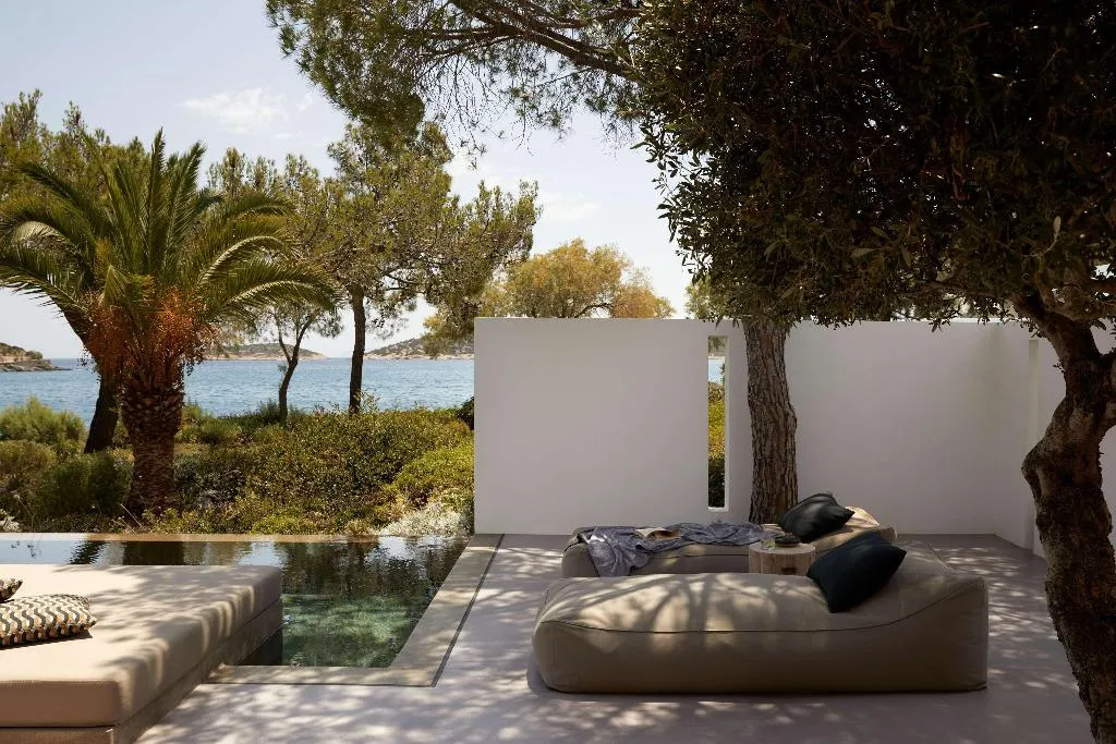 Room, Minos Beach Art Hotel, a Member of Design Hotels, Crete