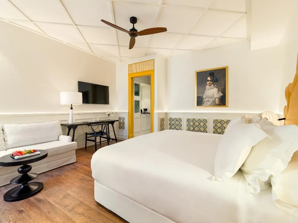 JUNIOR SUITE STANDARD Room, H10 Casa de la plata, Seville
