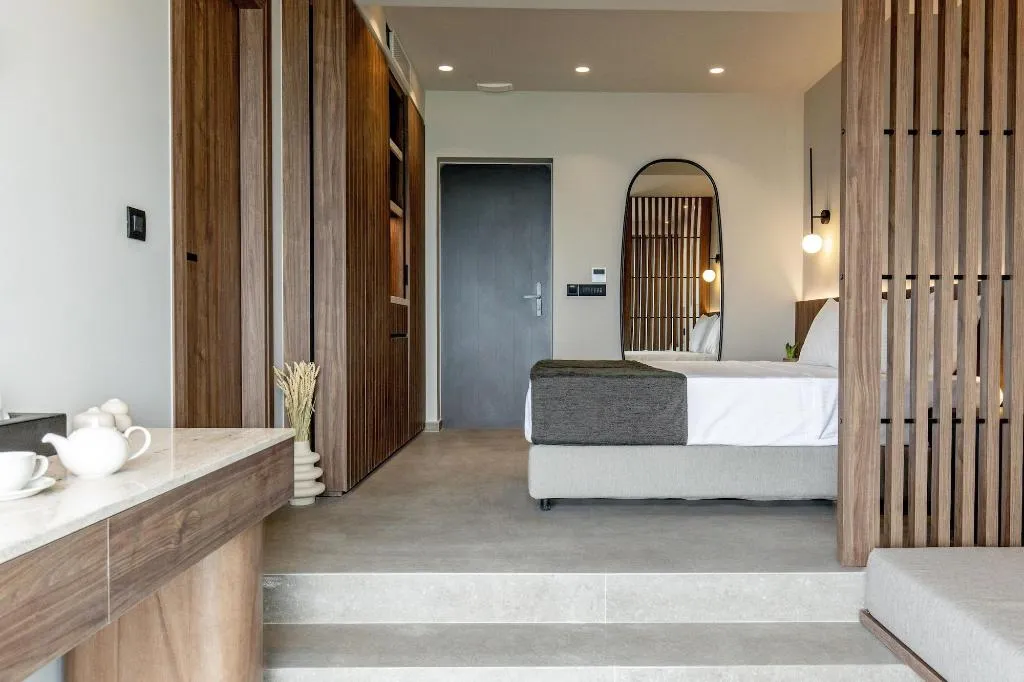 Room, Elios Hill - Sun Kissed Happiness, Crete