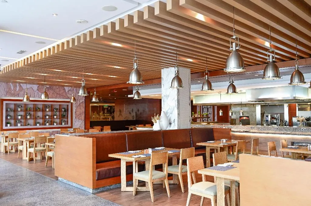 Restaurant, DoubleTree by Hilton Dubai, Jumeirah Beach, Dubai