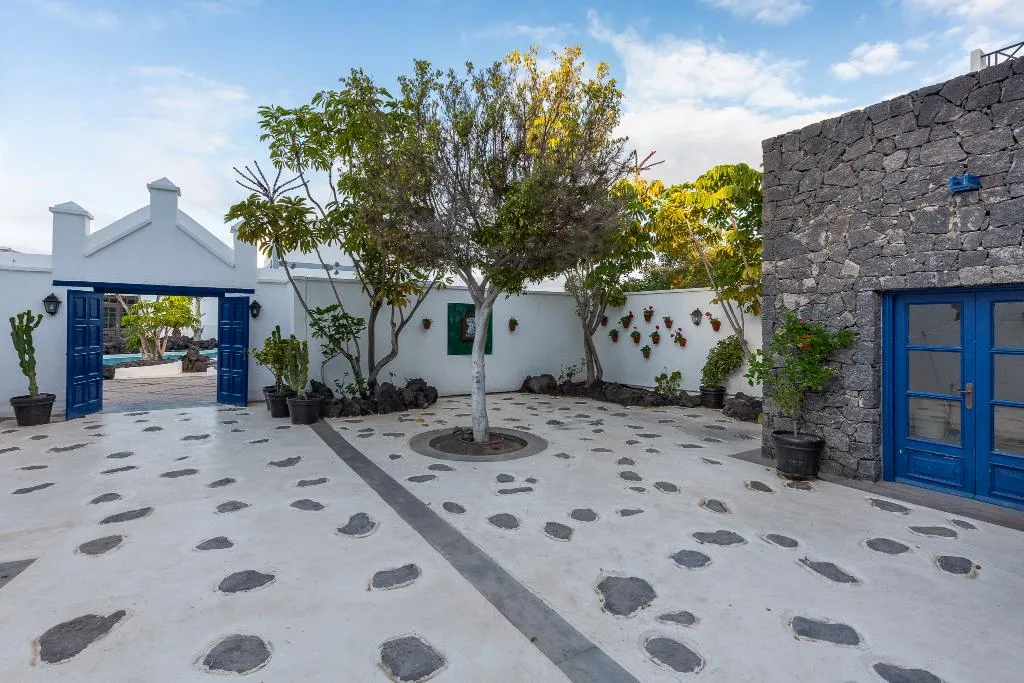 Terrace, Hotel LIVVO Volcan Lanzarote, Lanzarote
