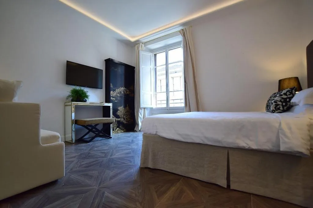 Room, Kf Deluxe B B, Florence