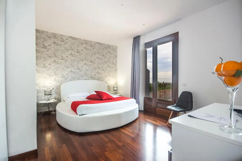 DOUBLE ONE BED Room, Mareneve Resort, Catania