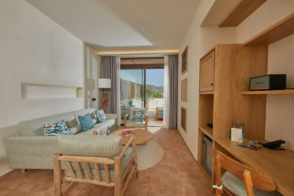 Room, Cala San Miguel Ibiza Res, Curio Colllec by Hilton, Ibiza