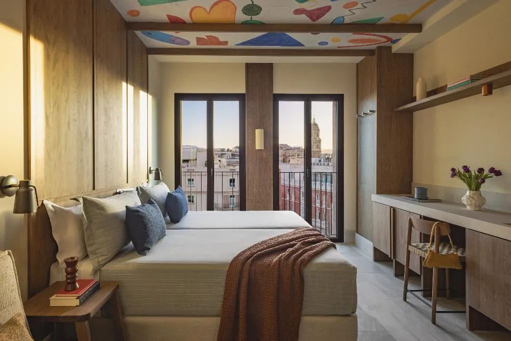 Double or Twin THREE BEDROOMS Room, ME Málaga, Costa Del Sol