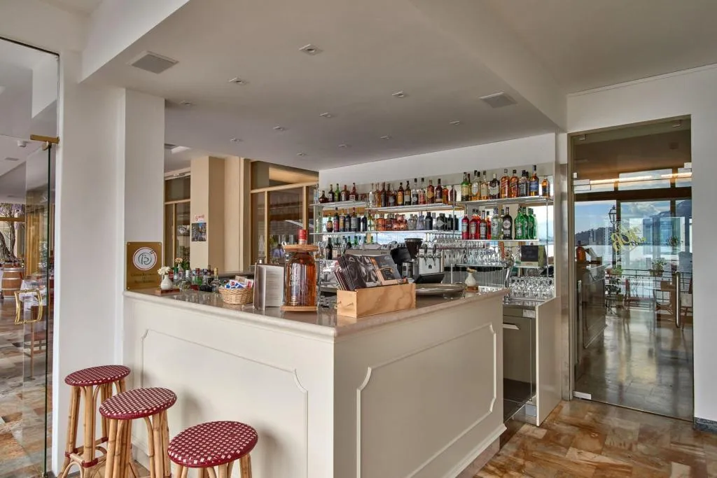 Bar, Bellavista, Milan