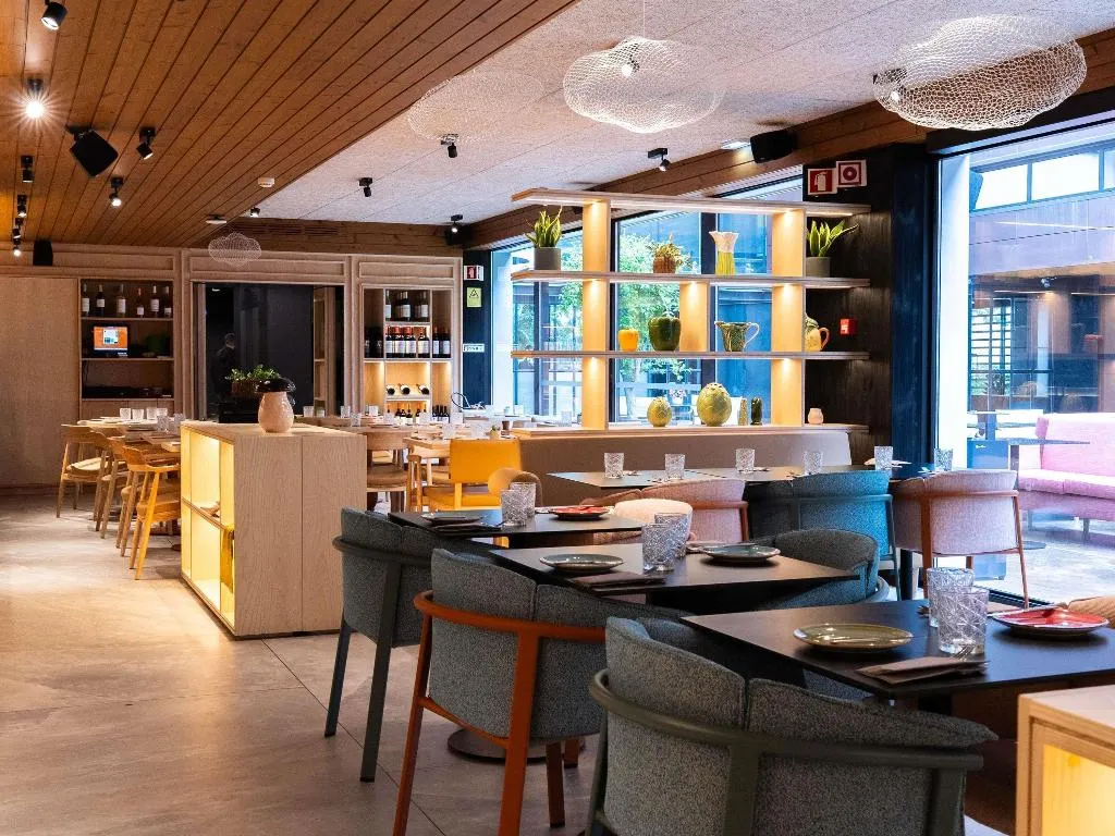 Bar, Ibis Styles Lisboa Aeroporto, Lisbon