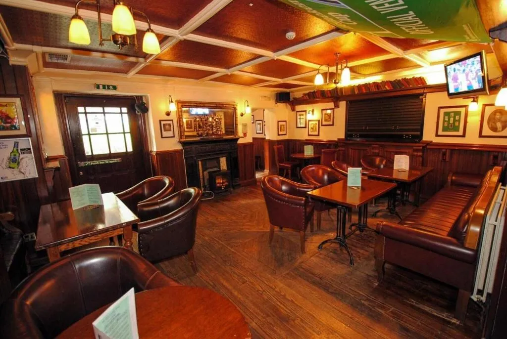 Bar, The Lansdowne Hotel, Dublin
