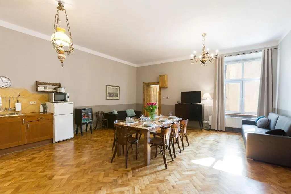 APARTMENT FOUR BEDROOMS Room, Antique Apartments Plac Szczepanski, Krakow