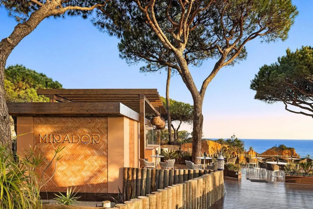 Restaurant, Pine Cliffs Hotel, a Luxury Collection Resort, Algarve