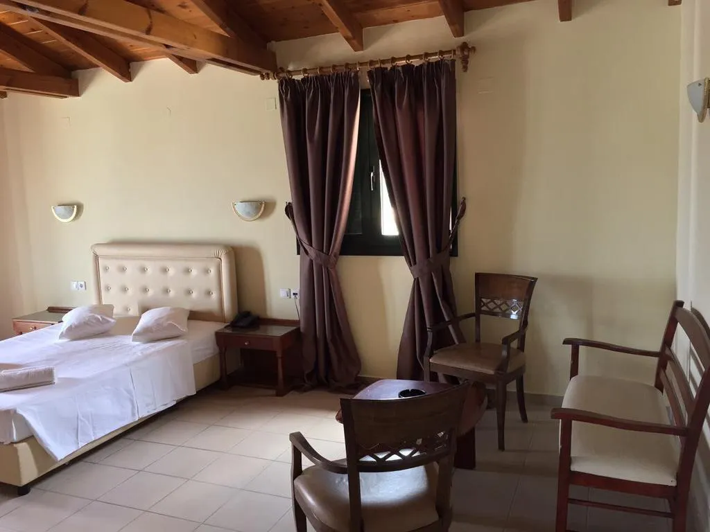 FAMILY ROOM ONE BEDROOM Room, Diogenis Blue Palace, Crete