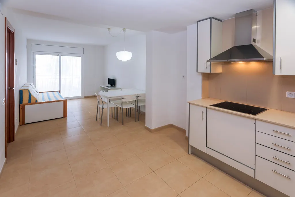 APARTMENT CAPACITY 6 TWO BEDROOMS Room, Sorrabona Apartamentos, Costa Brava
