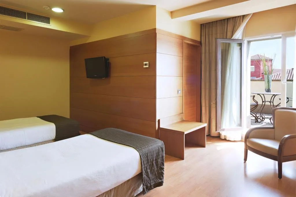 DOUBLE WITH TERRACE Room, Sterling, Madrid