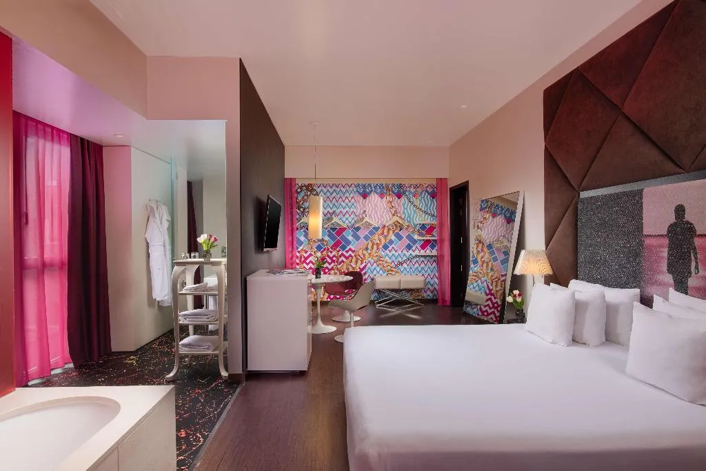 JUNIOR SUITE STANDARD Room, nhow Milano, Milan