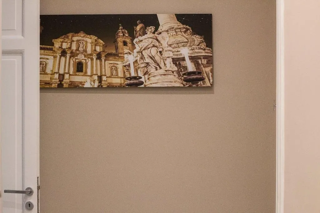 Room, Bagnasco 18, Palermo