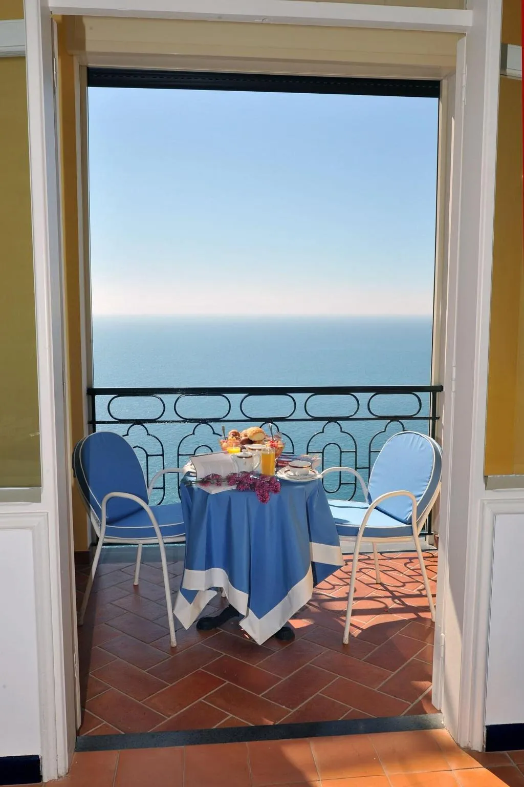 Room, Belvedere, Naples