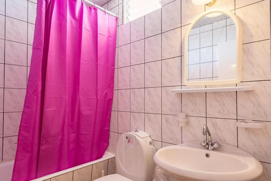Room, Papillon, Zante