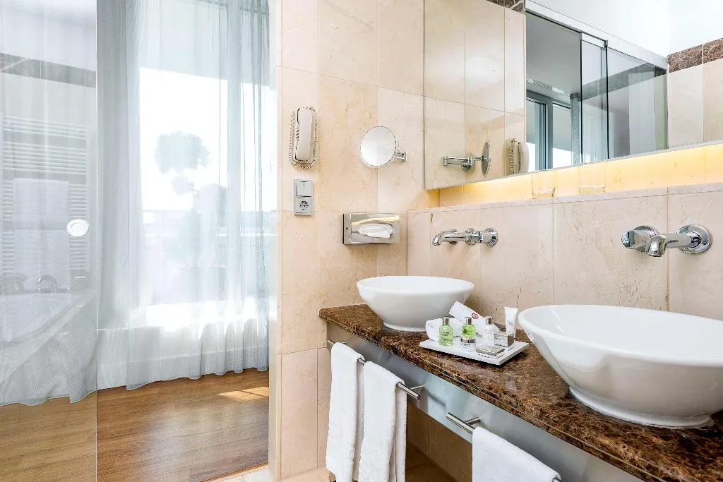 Room, NH Collection Berlin Mitte Friedrichstrasse, Berlin
