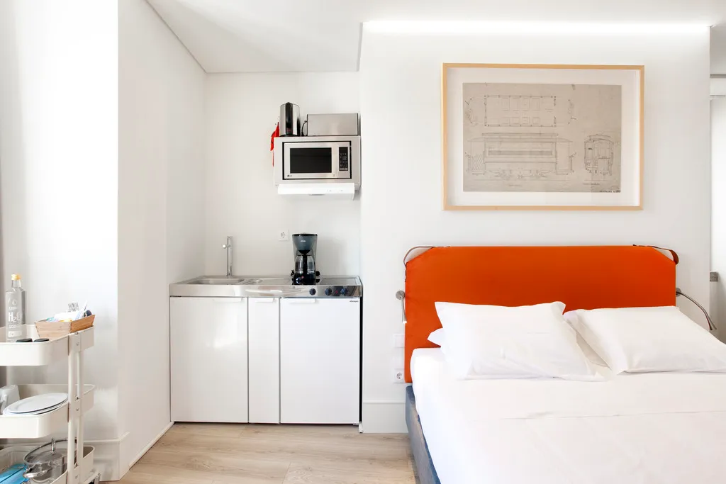 STUDIO STANDARD Room, Lisbon Serviced Apartments - Ascensor da Bica, Lisbon