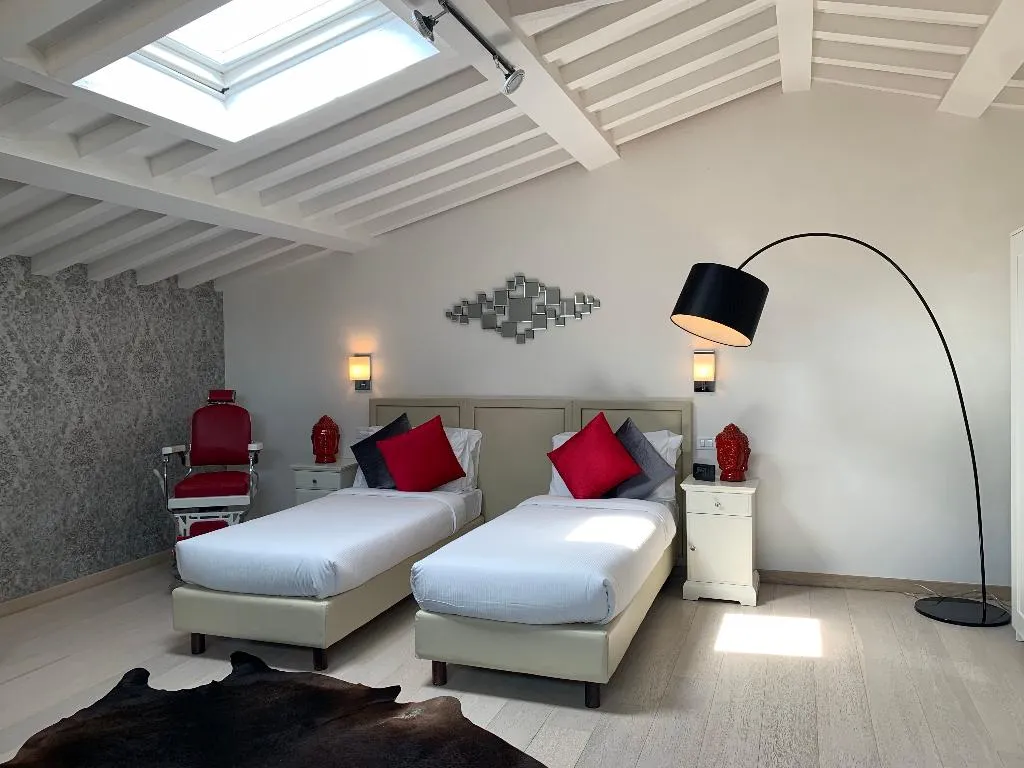 APARTMENT ONE BEDROOM TWO BATHROOMS Room, Florence Art Apartments, Florence