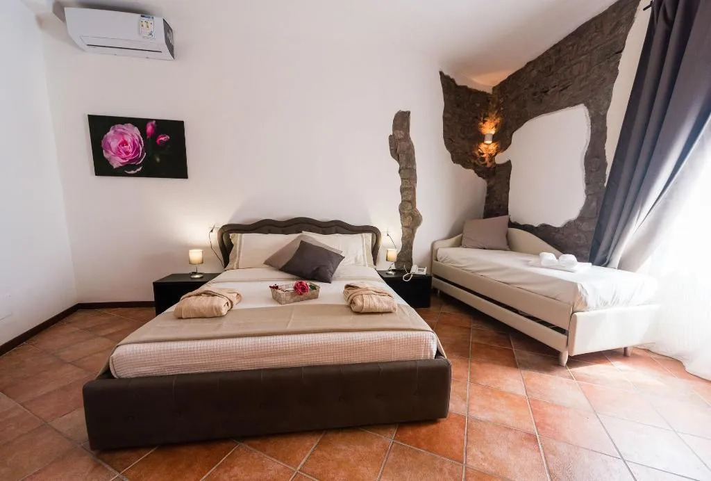 Room, Le Undici Rose, Rome