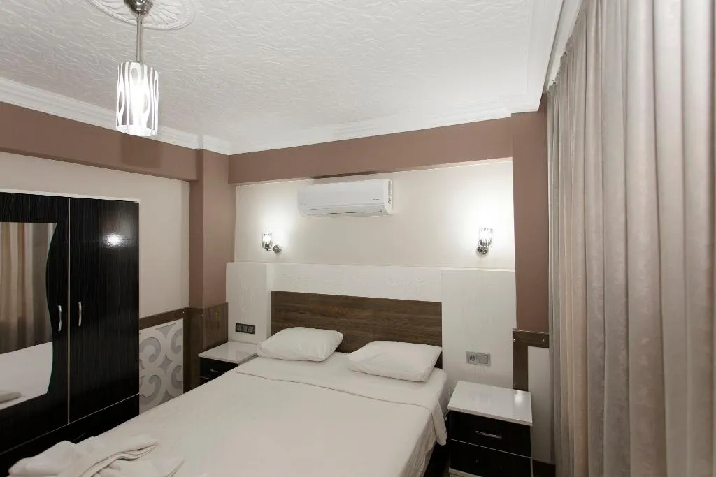 Room, Green Peace, Dalaman